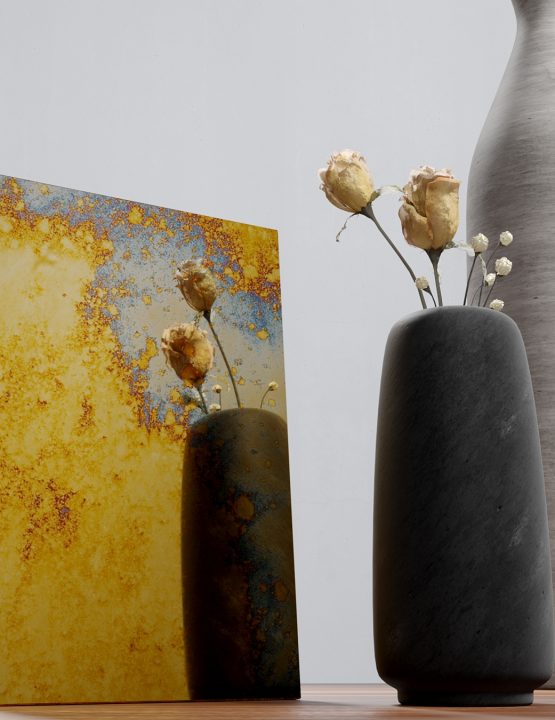 Antikspegel med intensiv guld och blå oxidering – handgjord spegel med unikt antikt utseende.